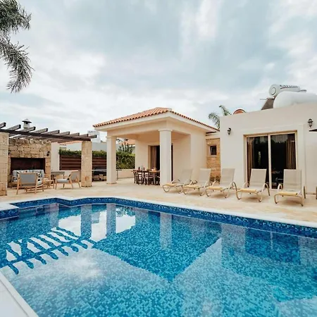 Seapoint Eleni Villa *